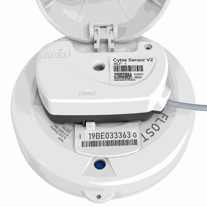 Émetteur Cyble Sensor V2 correctement centré sur la tête du compteur, vu de dessus